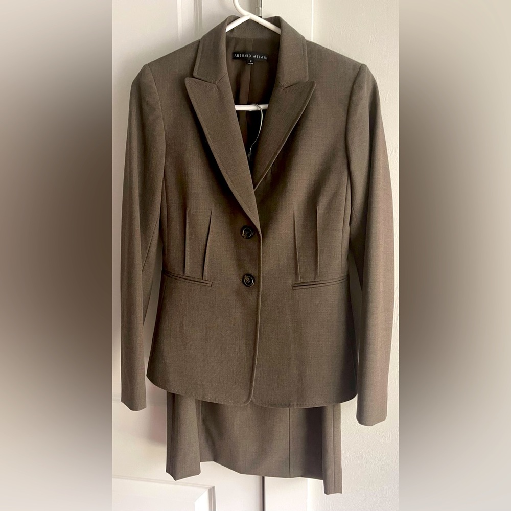 Antonio Melani 2 Piece Skirt Suit| Women’s Size 2| Greenish Gray| Like New